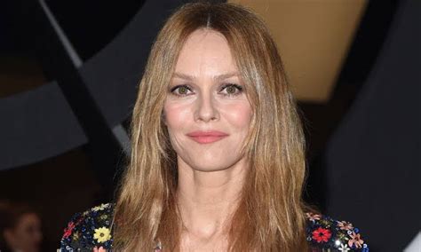 Vanessa Paradis Biography